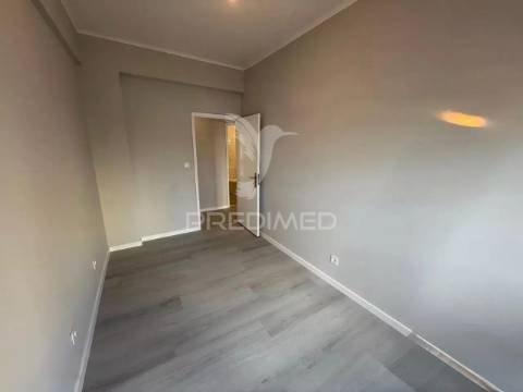 Apartamento t2 renovado centro oeiras