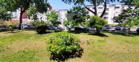 Apartamento t2 renovado centro oeiras