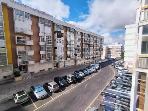 Apartamento t2 renovado centro oeiras