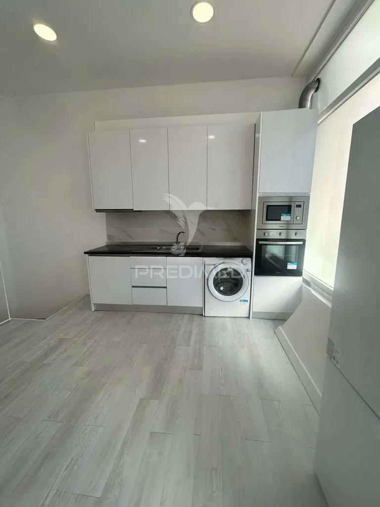 Loja transformada em apartamento t3 laranjeiro