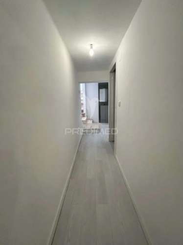 Loja transformada em apartamento t3 laranjeiro