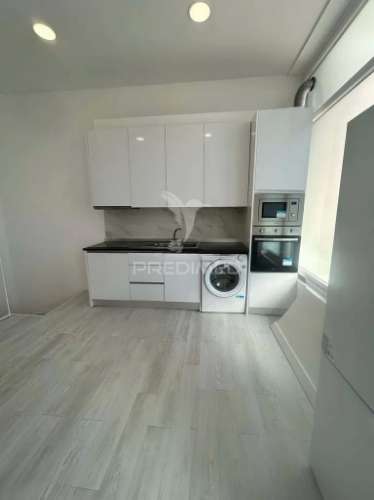 Loja transformada em apartamento t3 laranjeiro