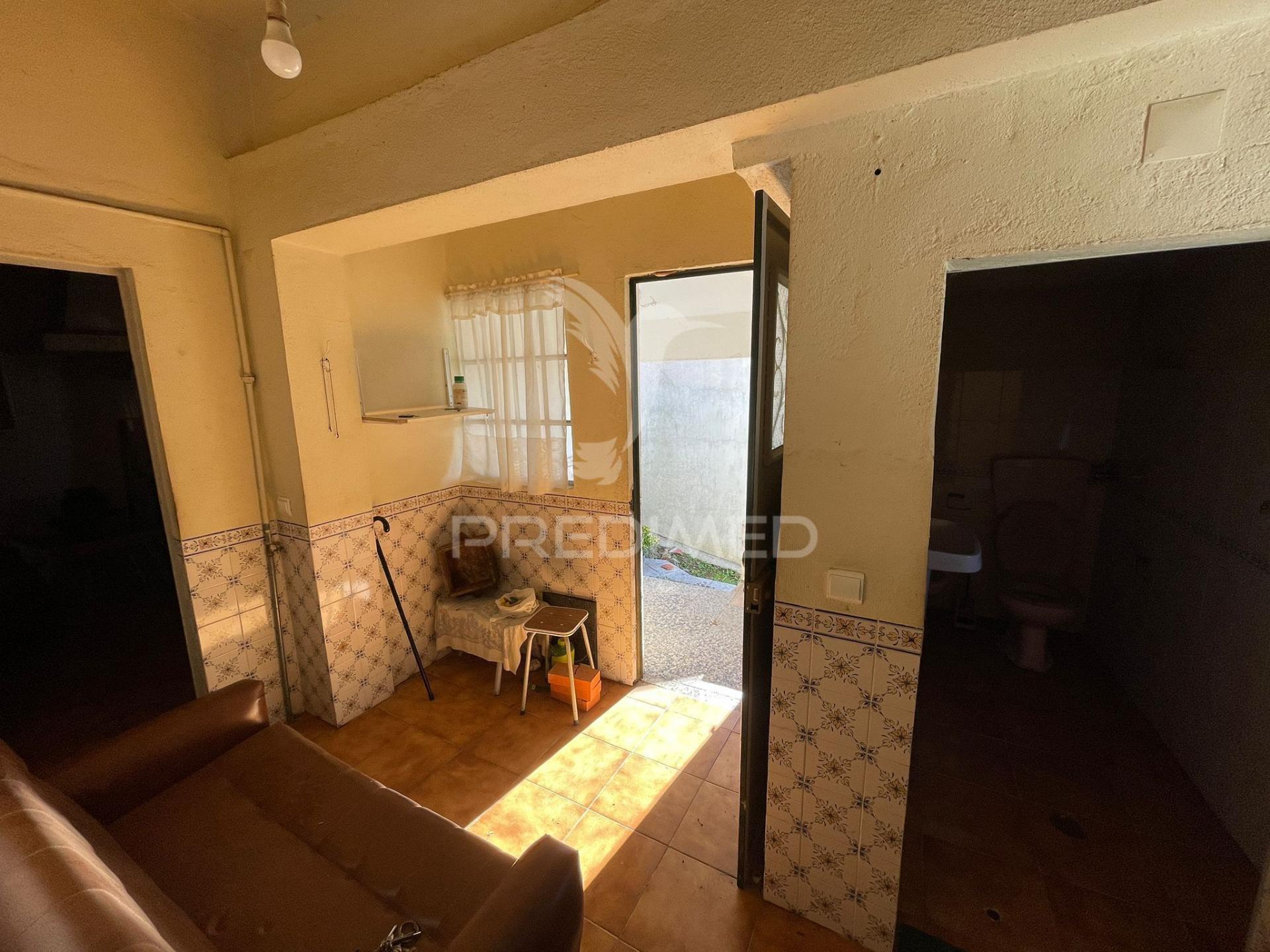 Moradia t3 + anexos casas da ribeira, cardigos