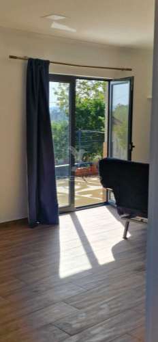 Excelente t2 recuperado com terreno e árvores de fruto