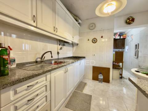 T2 vila nova da caparica – capuchos/lazarim