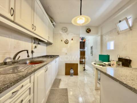 T2 vila nova da caparica – capuchos/lazarim