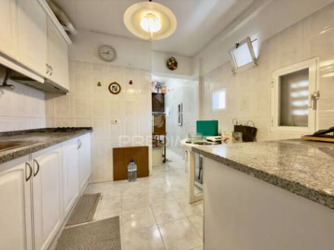 T2 vila nova da caparica – capuchos/lazarim