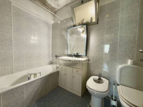 T2 vila nova da caparica – capuchos/lazarim