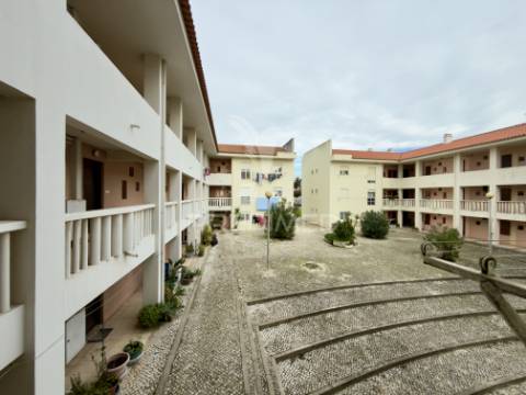 T2 vila nova da caparica – capuchos/lazarim