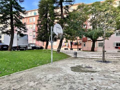 Duplex t4 a estrear com terraço em queluz de baixo, oeiras