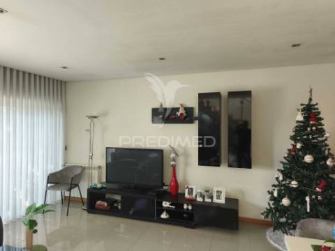 Moradia t4 na gafanha da encarnação