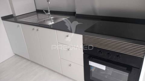 Arrendar apartamento 2 quartos na rua elias garcia, venteira