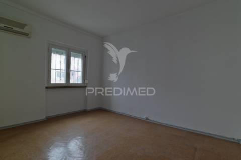 Arrendar apartamento 2 quartos na rua elias garcia, venteira