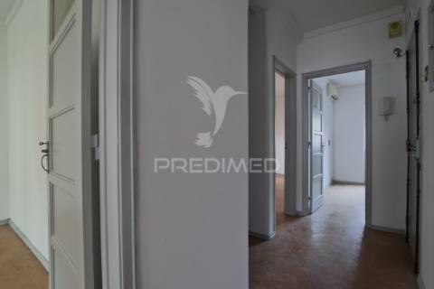 Arrendar apartamento 2 quartos na rua elias garcia, venteira