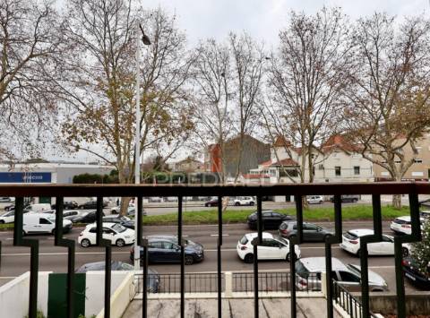 Apartamento t2 – cruzamento de monte dos burgos, porto