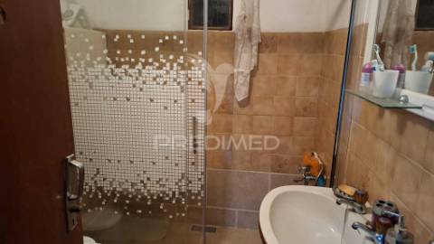 Moradia t1 pronta a habitar com terreno, santos, santarém.