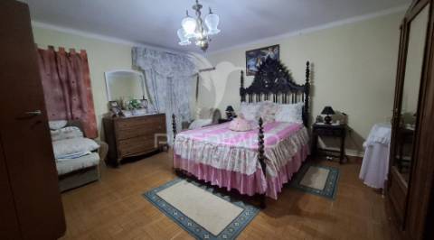 Moradia t1 pronta a habitar com terreno, santos, santarém.