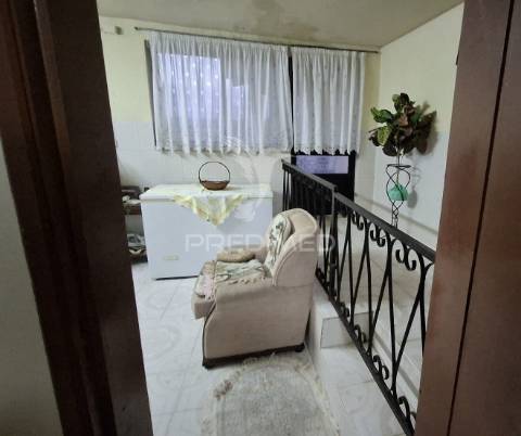 Moradia t1 pronta a habitar com terreno, santos, santarém.