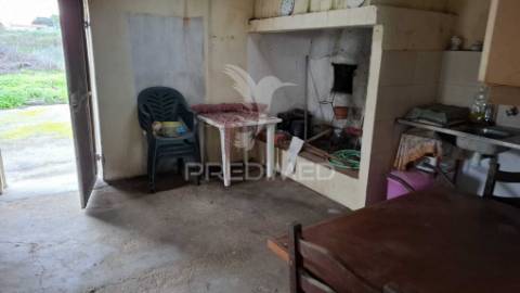 Moradia t1 pronta a habitar com terreno, santos, santarém.