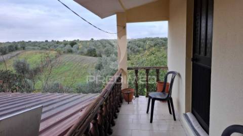 Moradia t1 pronta a habitar com terreno, santos, santarém.