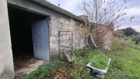 Moradia t1 pronta a habitar com terreno, santos, santarém.