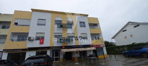 Vende se t3 mais sótão  setúbal/ manteigadas  255000€