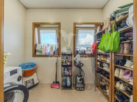 Moradia t3 térrea com jardim e área exterior