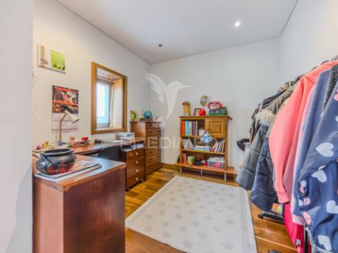 Moradia t3 térrea com jardim e área exterior