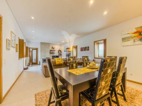 Moradia t3 térrea com jardim e área exterior