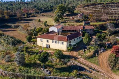 Vende-se quinta em cabeceiras de basto