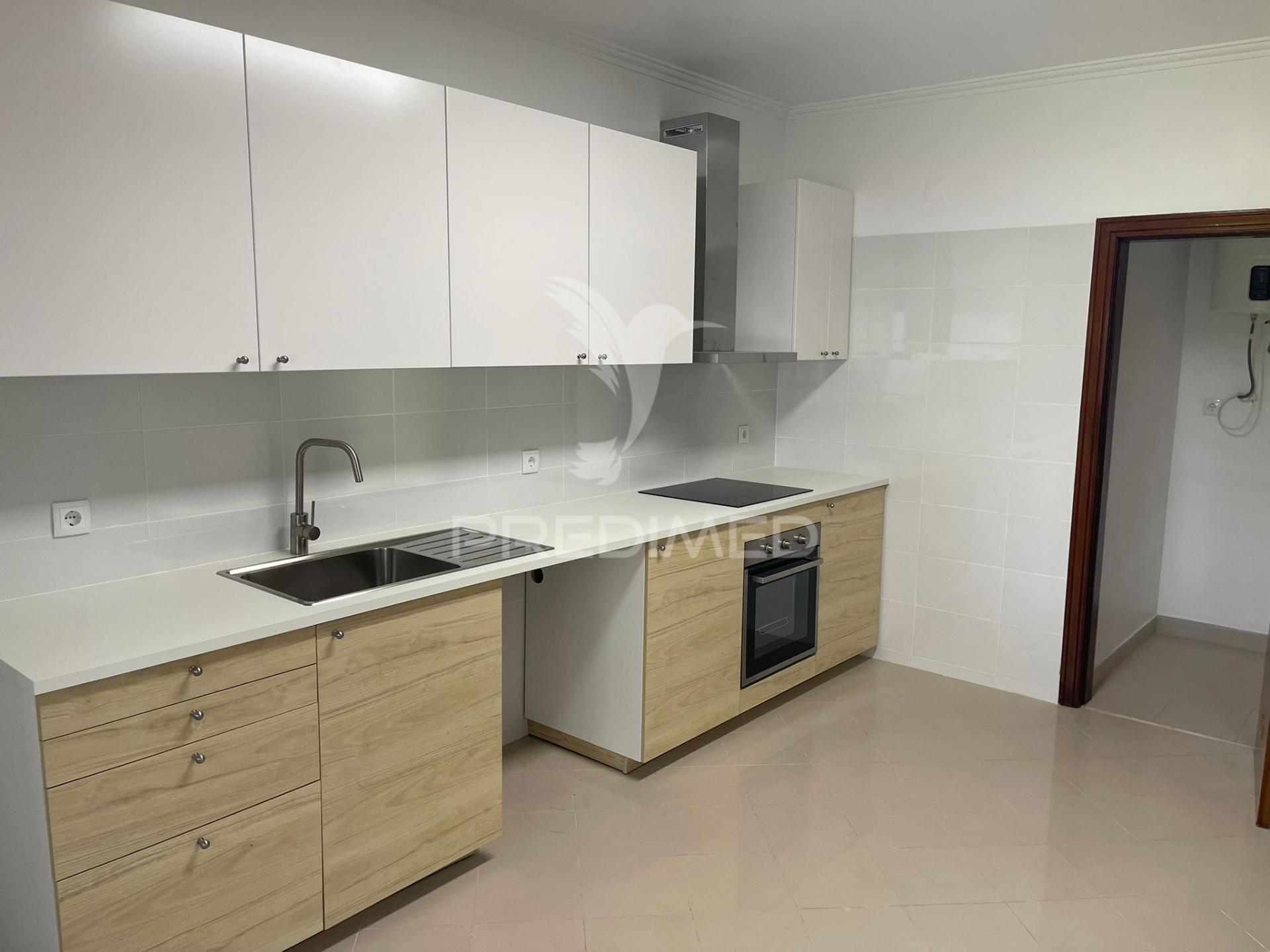 Apartamento t4 em alfragide (quinta grande)