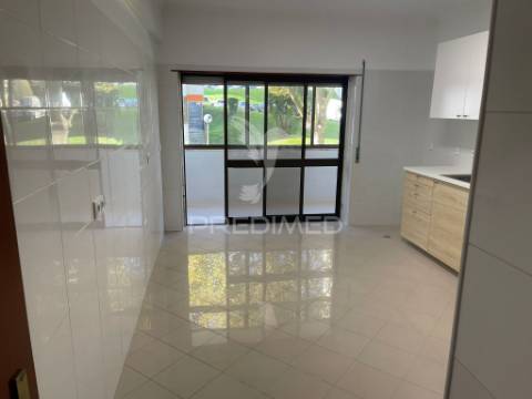 Apartamento t4 em alfragide (quinta grande)
