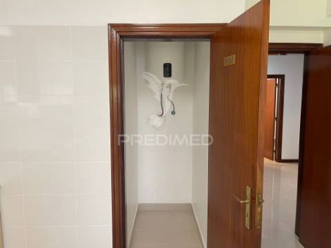 Apartamento t4 em alfragide (quinta grande)