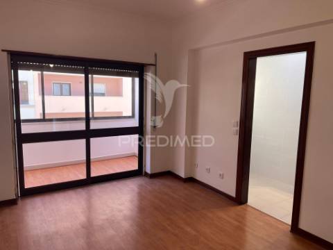 Apartamento t4 em alfragide (quinta grande)