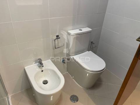 Apartamento t4 em alfragide (quinta grande)