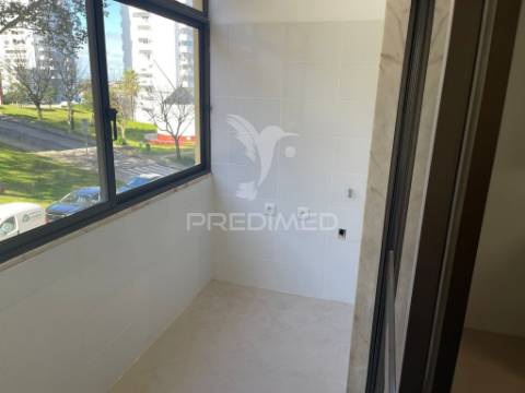 Apartamento t4 em alfragide (quinta grande)