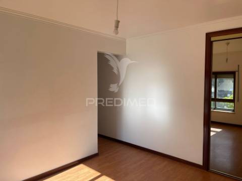 Apartamento t4 em alfragide (quinta grande)