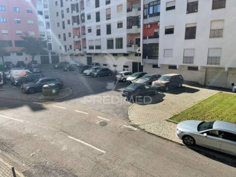 Apartamento t4 em alfragide (quinta grande)