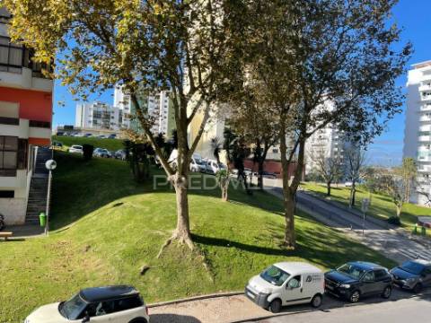 Apartamento t4 em alfragide (quinta grande)