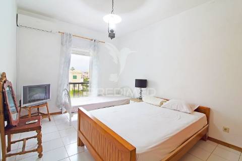 Apartamento t2 para arrendamento anual – olhos de água, albufeira