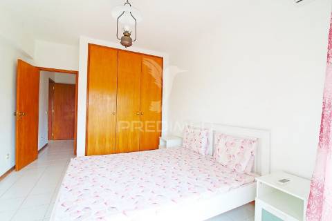 Apartamento t2 para arrendamento anual – olhos de água, albufeira