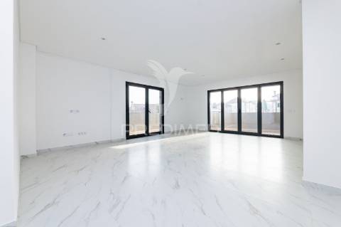 Excelente apartamento t3 no centro de arco de búlhe, cabeceiras de bastto