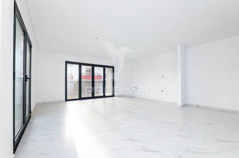 Excelente apartamento t3 no centro de arco de búlhe, cabeceiras de bastto