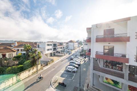 Excelente apartamento t3 no centro de arco de búlhe, cabeceiras de bastto