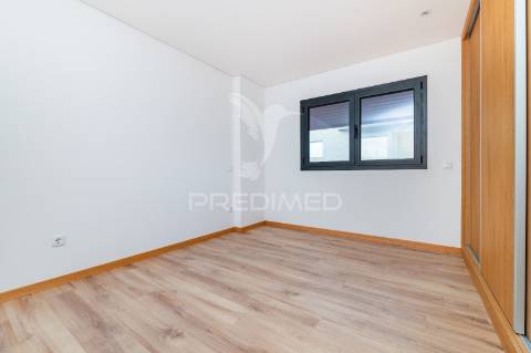 Excelente apartamento t3 no centro de arco de búlhe, cabeceiras de bastto