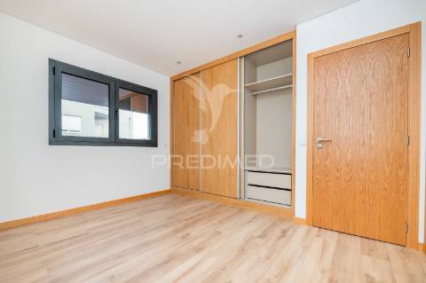 Excelente apartamento t3 no centro de arco de búlhe, cabeceiras de bastto