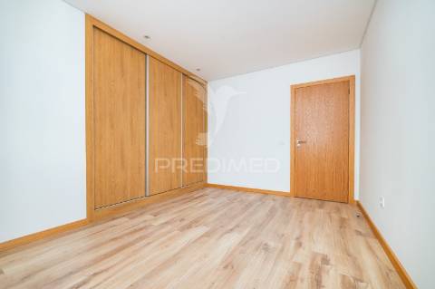 Excelente apartamento t3 no centro de arco de búlhe, cabeceiras de bastto
