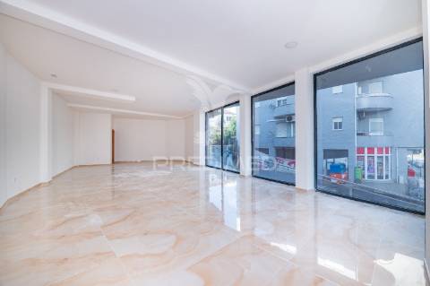 Loja para comercio e serviços com 81.40 m2 centro da vila, arco de baúlhe