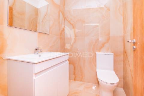 Loja para comercio e serviços com 81.40 m2 centro da vila, arco de baúlhe