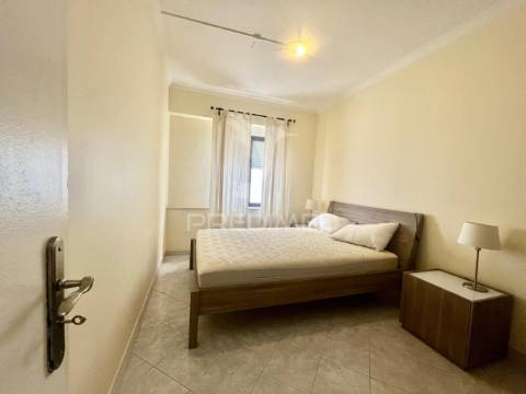 Apartamento t3 com terraço _ a 200 metros da praia da califórnia _ sesimbra